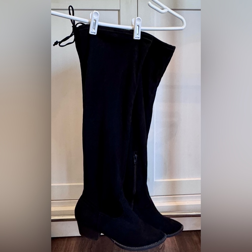 SO Black Over-the-Knee Boots
